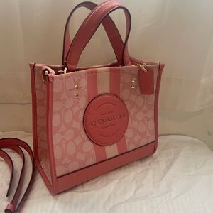 Coach Dempsey 22 tote bag